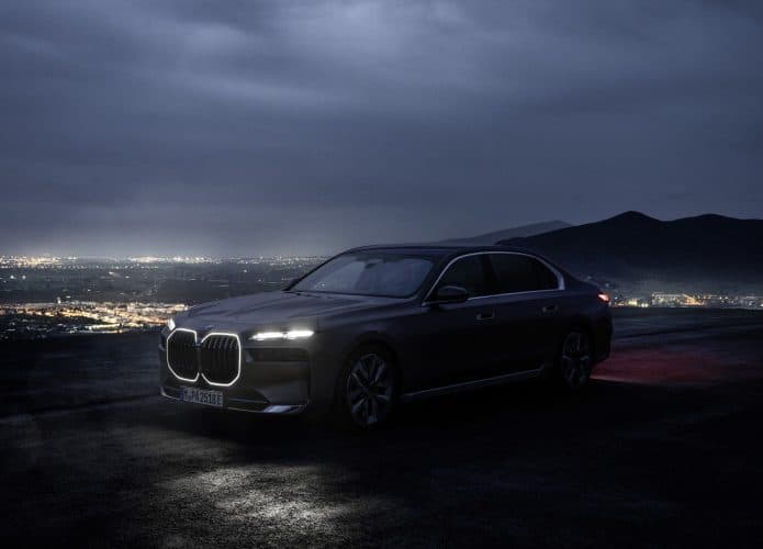 BMW i7