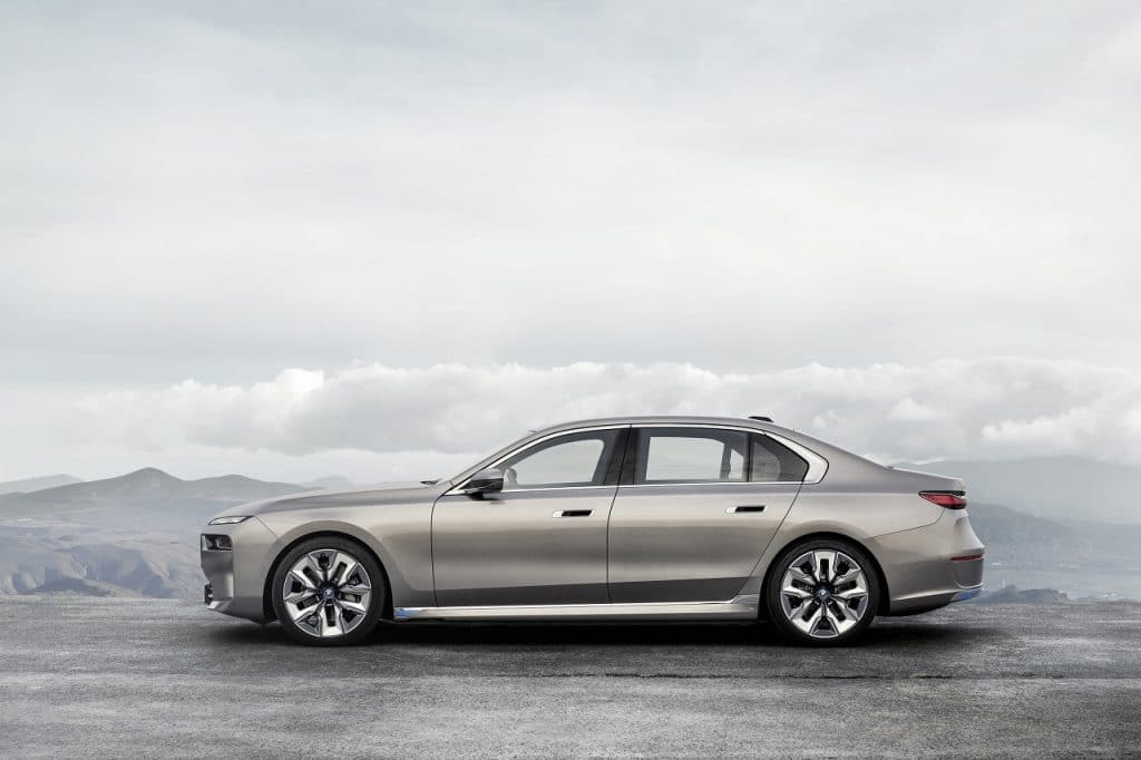 BMW i7