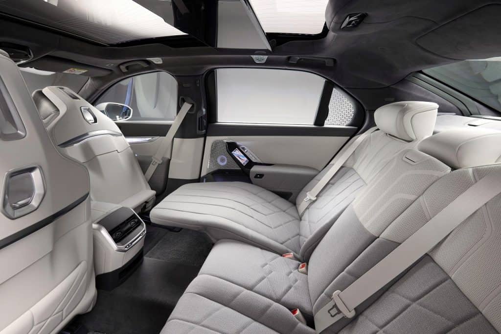 BMW i7