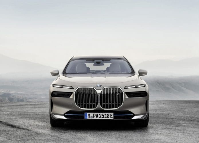 BMW i7
