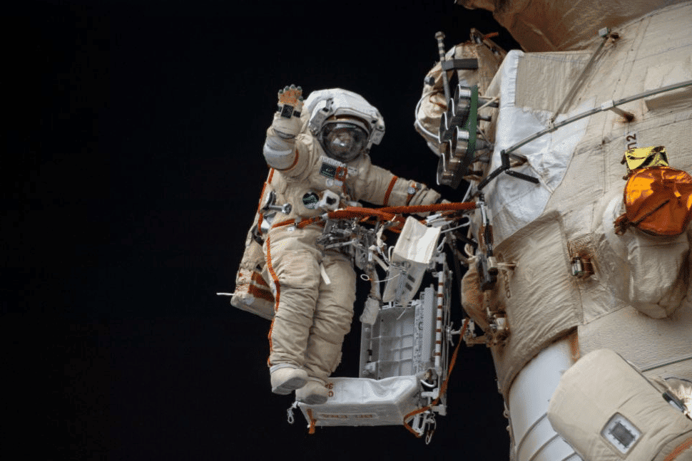 caminhada-espacial-russa.png