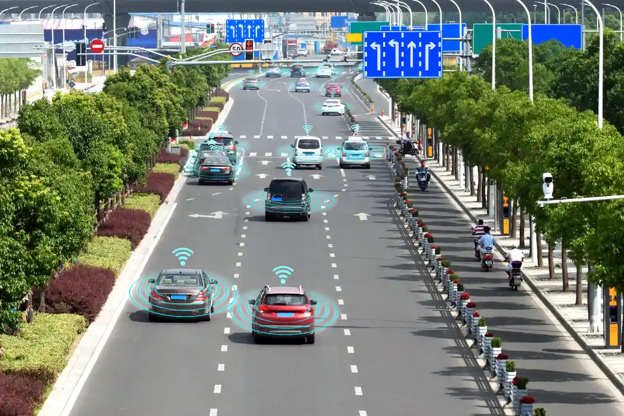 Carros autônomos serão conectados também entre si, melhorando o fluxo do trânsito