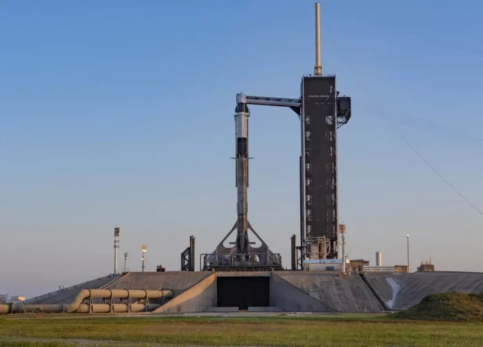 disparo-estatico-falcon-9-695x500.webp