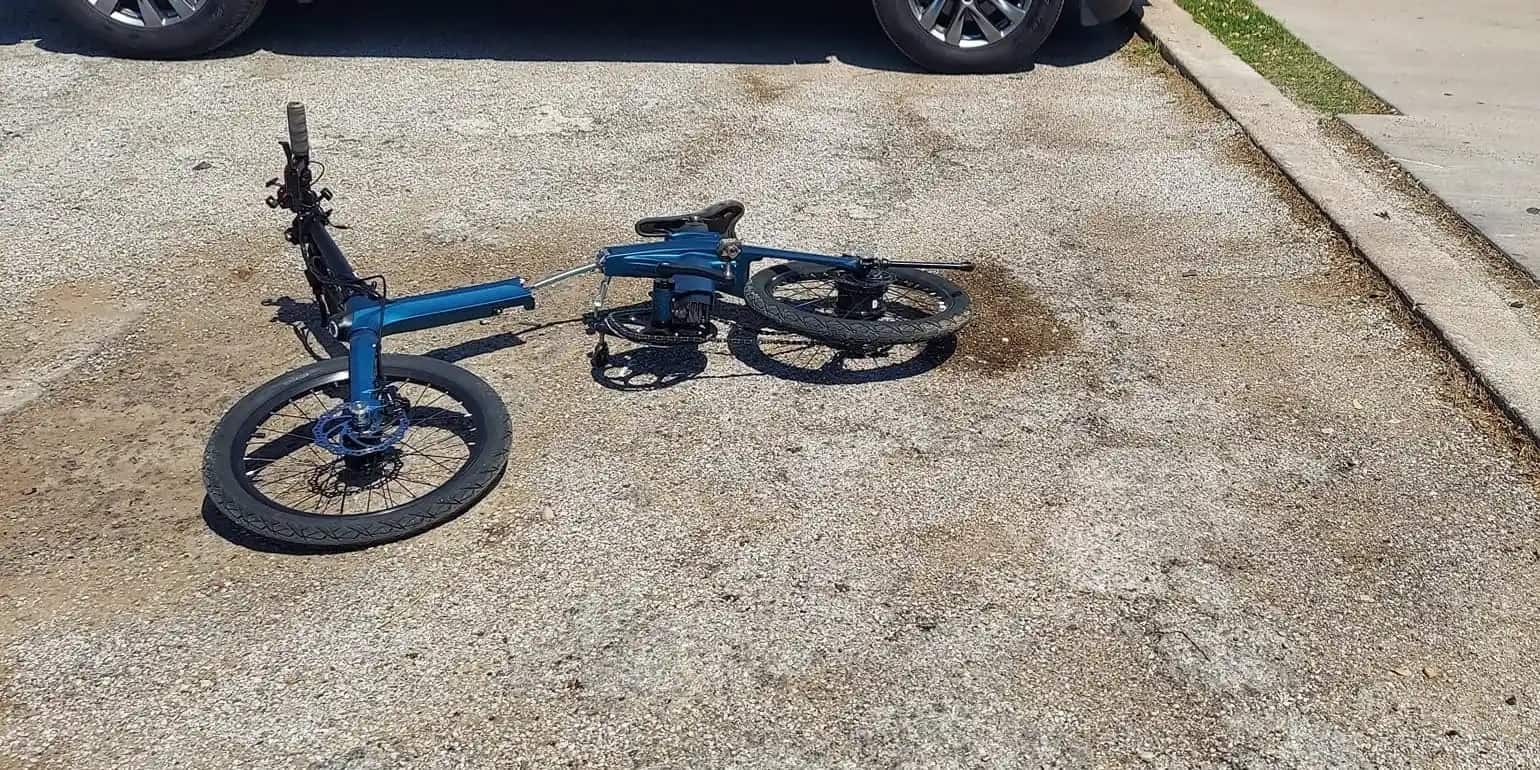 E-bike vendida a US$ 1,1 mil nos EUA tem pequeno problema — ela se parte em duas