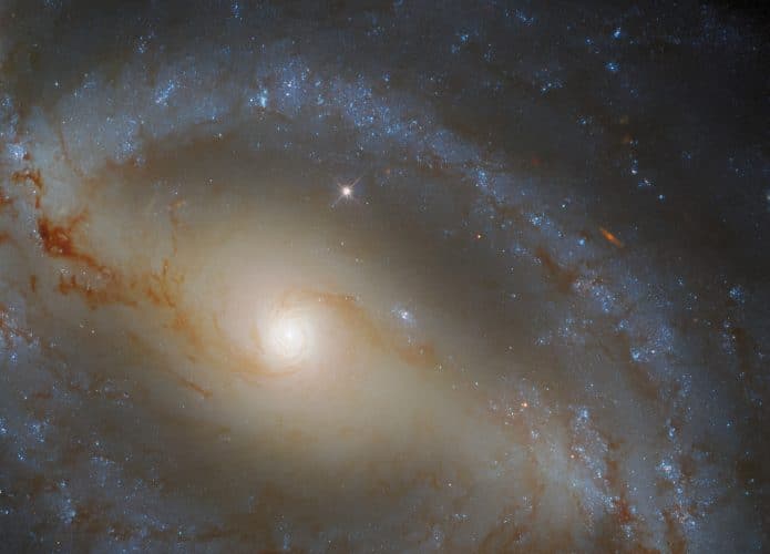 hubble_ngc5291_potw2214a-1-695x500