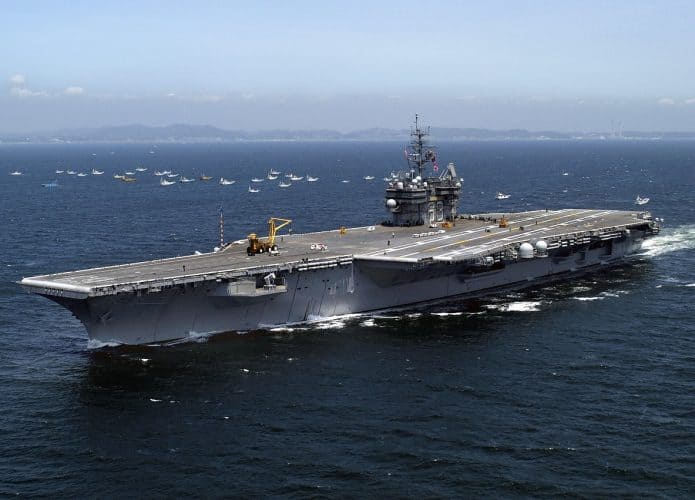 Porta-aviões Kitty Hawk