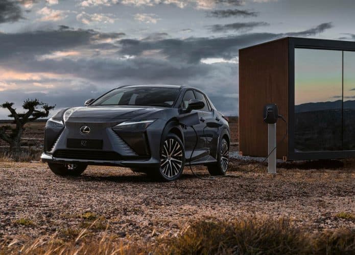 RZ 450e, primeiro carro elétrico da Lexus