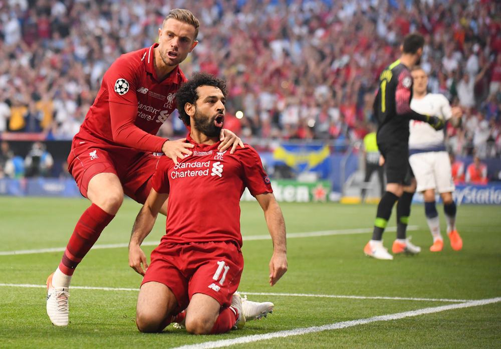 Mohamed Salah, jogador do Liverpool. Clube negocia patrocínio com empresas de criptomoedas.