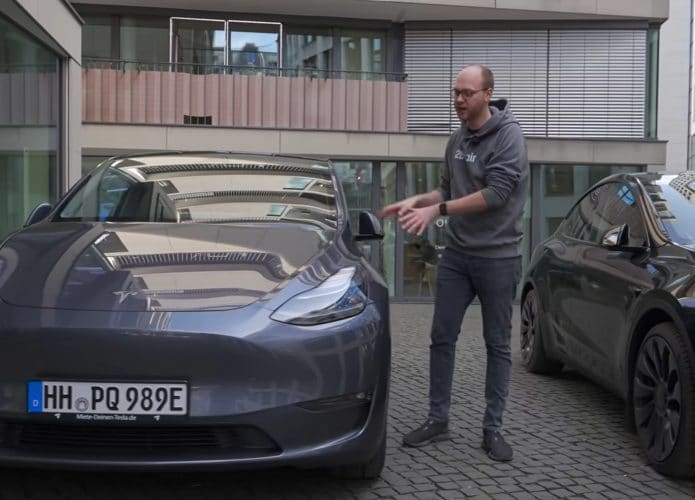 Youtuber mostrando diferenças entre carros Tesla feitos na Alemanha e na China