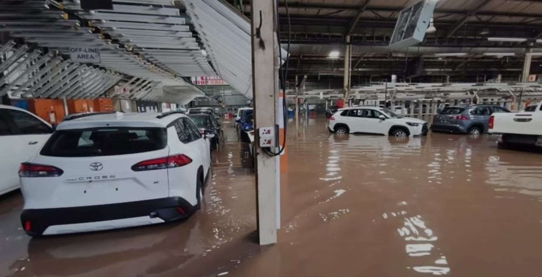 Assista: Fábrica da Toyota na África do Sul sofre com inundações provocadas por tempestades