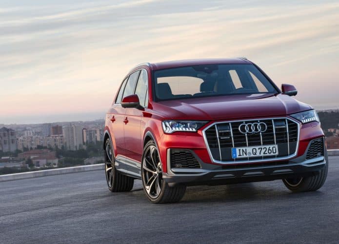 Ladrão dormiu num Audi Q7, como este, com a cidade ao fundo