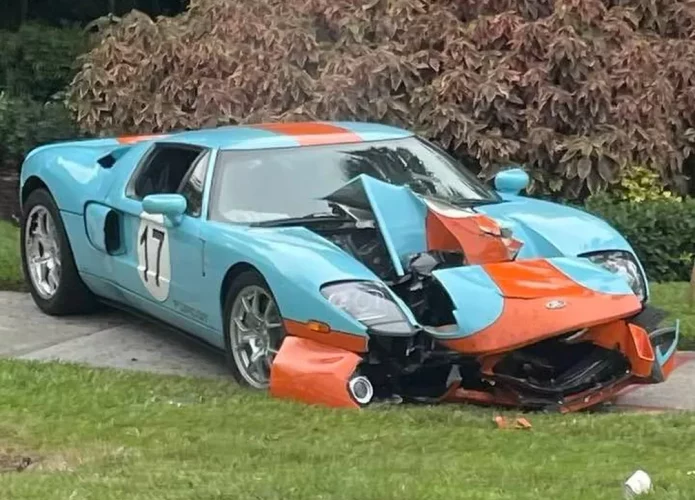 Ford-GT-695x500.webp