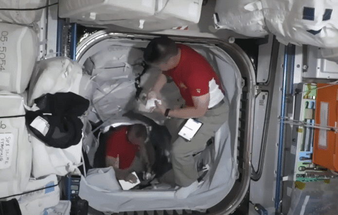 astronautas-starliner-695x442.png