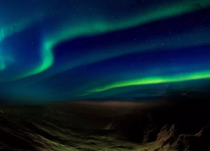 aurora-marte-695x500.webp