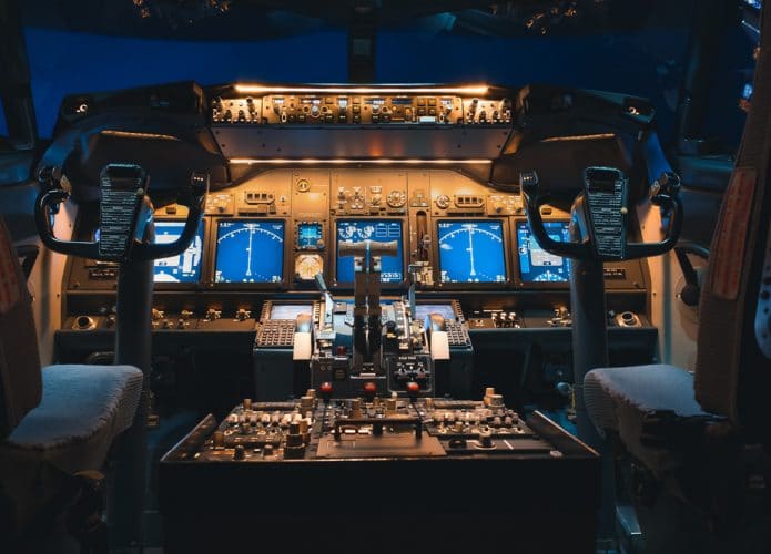 boeing 737 cockpit