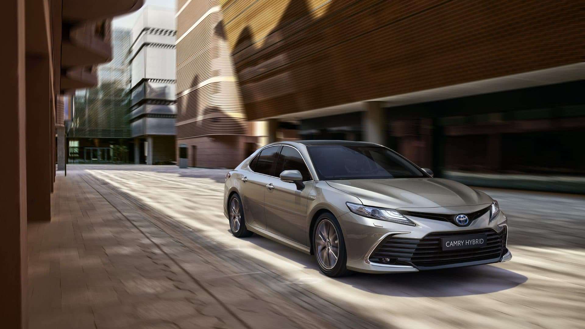 Camry híbrido, sua única versão no retorno do sedan de luxo ao Brasil