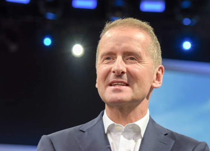 Herbert Diess, CEO da Volkswagen, se surpreendeu com ascensão da Tesla