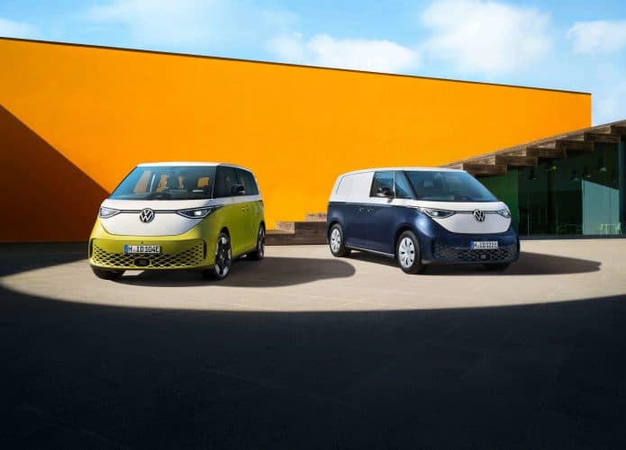 Dois veículos ID. Buzz da Volkswagen
