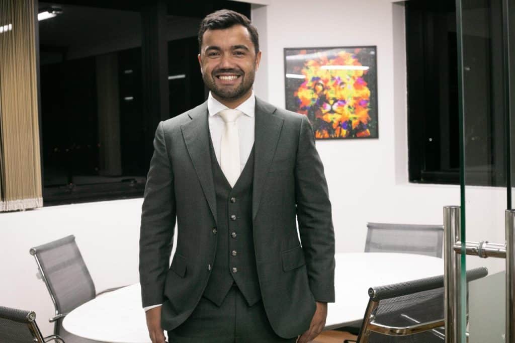 Leonardo Leão, Direito Internacional