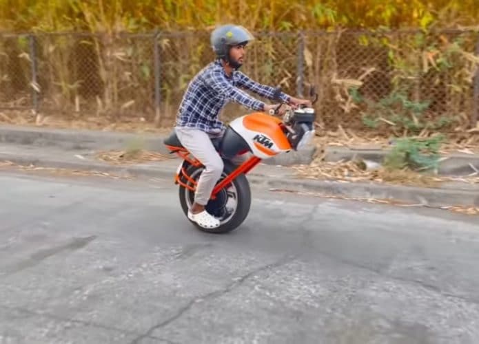 Monociclo elétrico baseado no design da KTM Duke