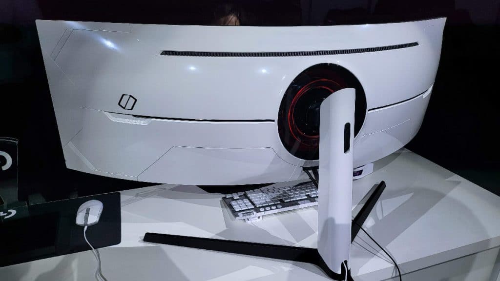 Monitor curvo Samsung Odyssey Neo G9 é lançado no Brasil