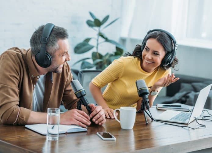 podcasts-695x500
