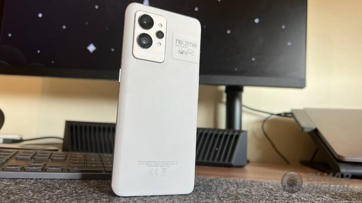 Realme GT 2 Pro chega ao Brasil com Snapdragon 8 Gen 1 e câmera