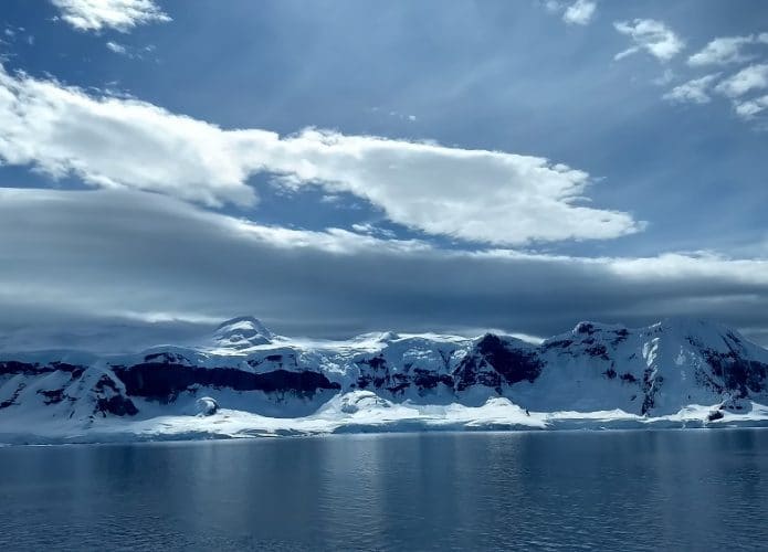 shutterstock_1712842102-695x500