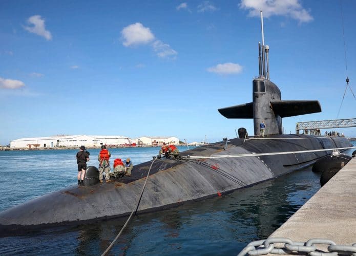 Submarino USS Nevada, um das linhas do Ohio