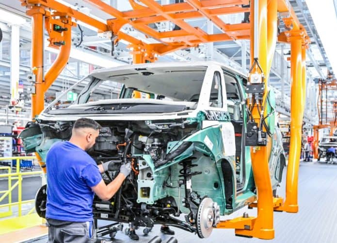 Produção de uma Kombi elétrica na fábrica de Hanover