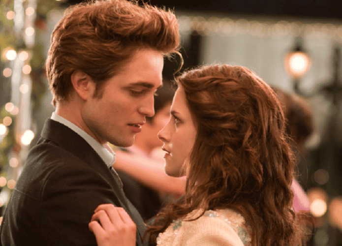 Robert Pattinson e Kristen Stewart em Crepúsculo