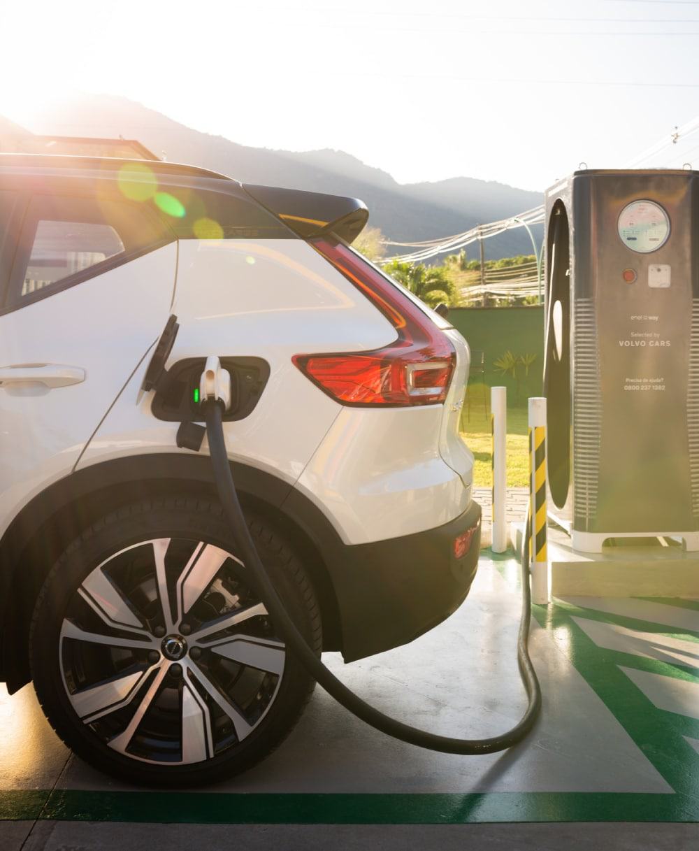 Volvo EX90: novo SUV elétrico poderá alimentar casas e eletrônicos