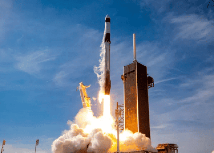 Falcon-9-lancamento-695x500.png