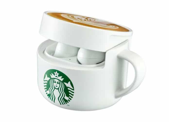 Estojo dos Galaxy Buds 2 em formato de xícara da Starbucks