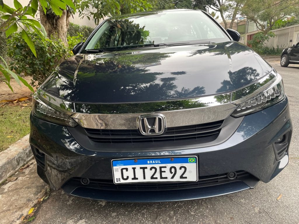 Frente do Honda New City Sedan