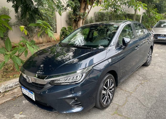 Visão geral do Honda New City sedã
