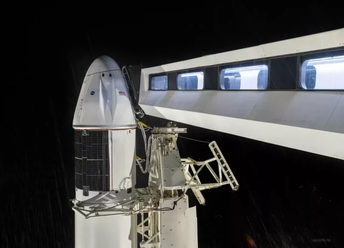 SpaceX-Dragon-CRS-25-695x500.webp