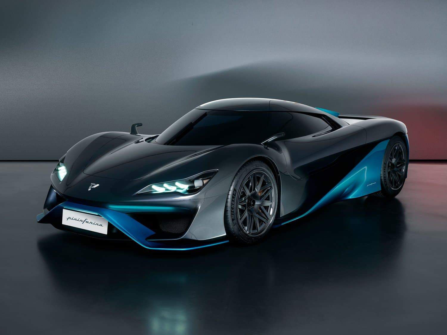 Hipercarro elétrico a hidrogênio com mais de 1.000 cv pesa menos de 1.000 kg e tem design Pininfarina