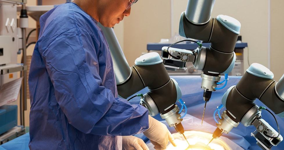 cirurgia feita por robôs