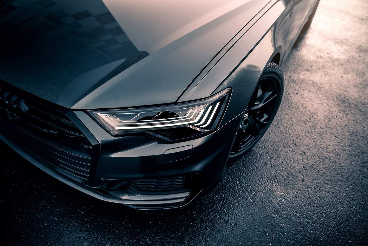 Farol de um carro da Audi