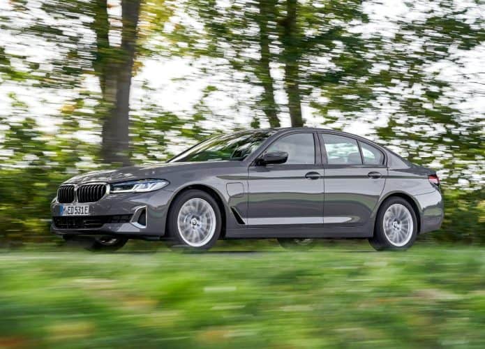 BMW híbrido plug-in 530e Luxury no Brasil