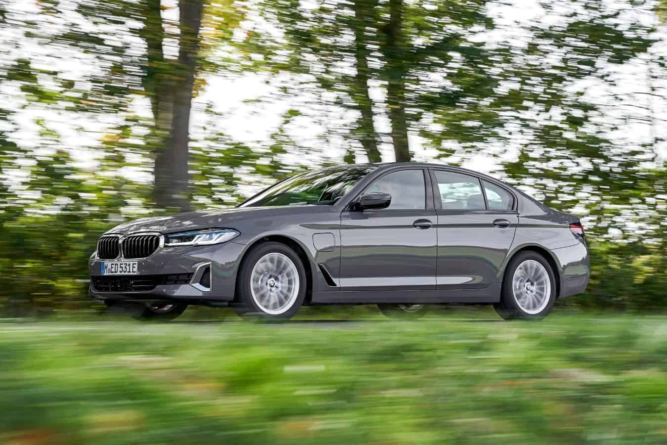 BMW híbrido plug-in 530e Luxury no Brasil