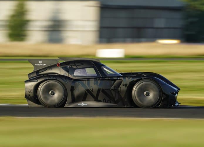 Carro elétrico de alto desempenho McMurtry Spéirling