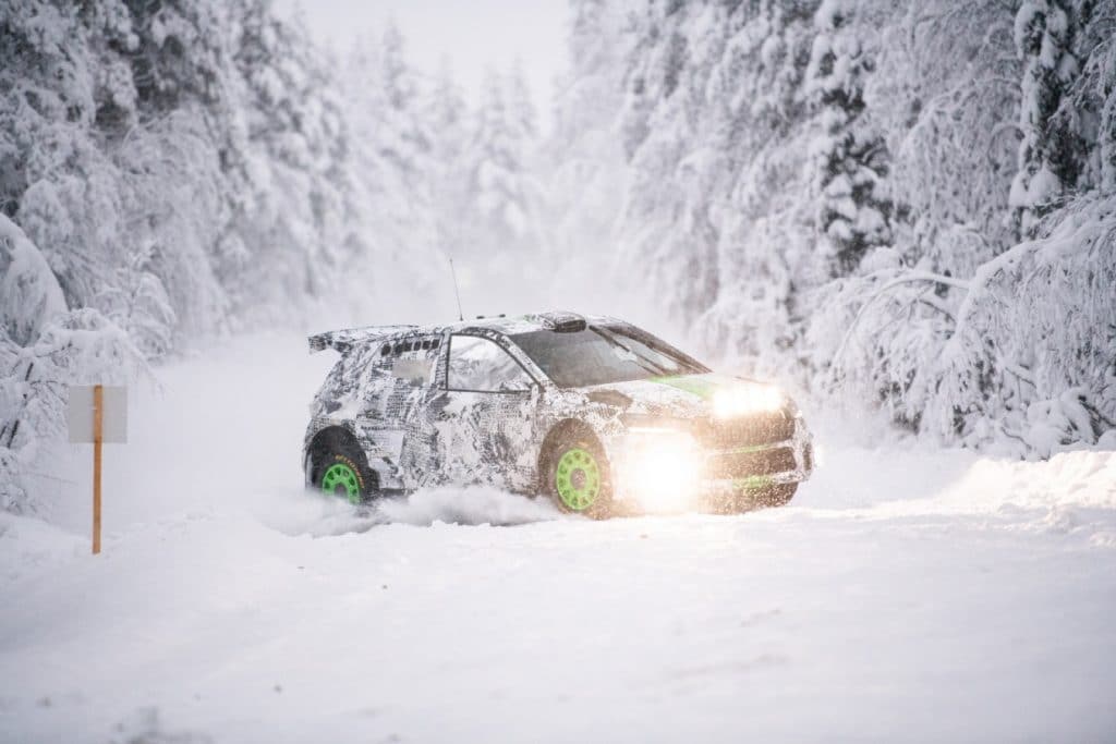 Fabia RS Rally2 em testes na neve
