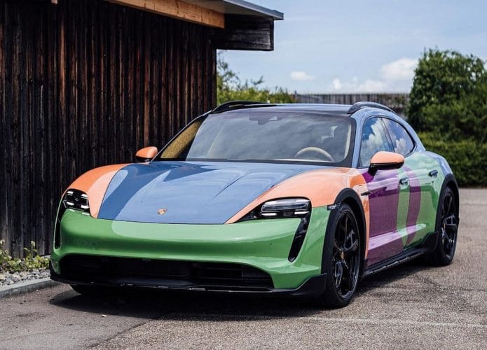 Porsche Taycan 4 Cross Turismo customizado