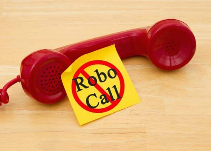 Telemarketing abusivo,; robocall; chamada feita por robôs.