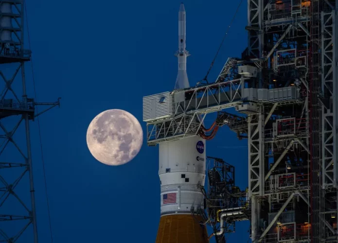 superlua-sls-695x500.webp
