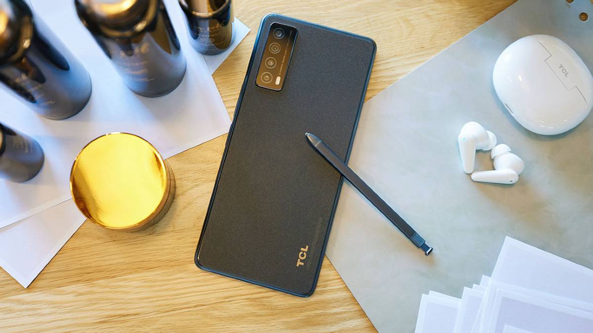TCL Stylus 5, um dispositivo de entrada com compartimento para caneta stylus