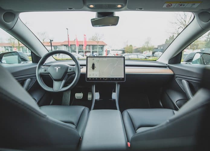 Piloto automático da Tesla terá câmeras da Samsung