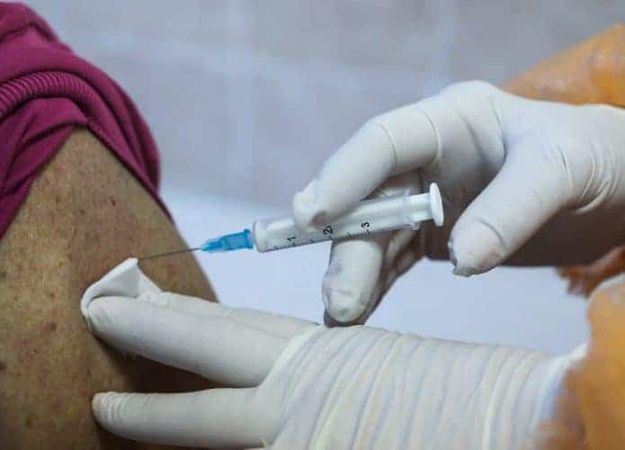 Imagem referente à nota sobre quarta dose da vacina contra Covid-19